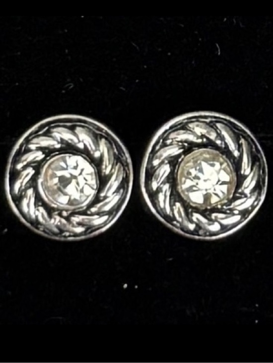 Jewelry - Beautiful, vintage simple, silvertone, bling etched pierced earrings